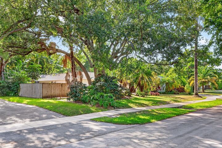Property Photo: 15200 SW 81st Ave FL 33157