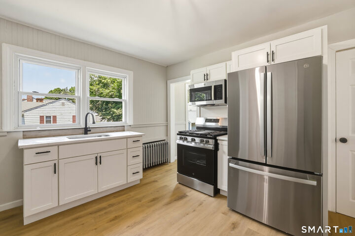 Property Photo:  572 Forbes Street  CT 06118 
