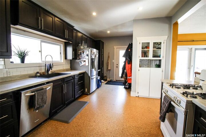 Property Photo:  538 1st Street E  SK S0N 2M0 