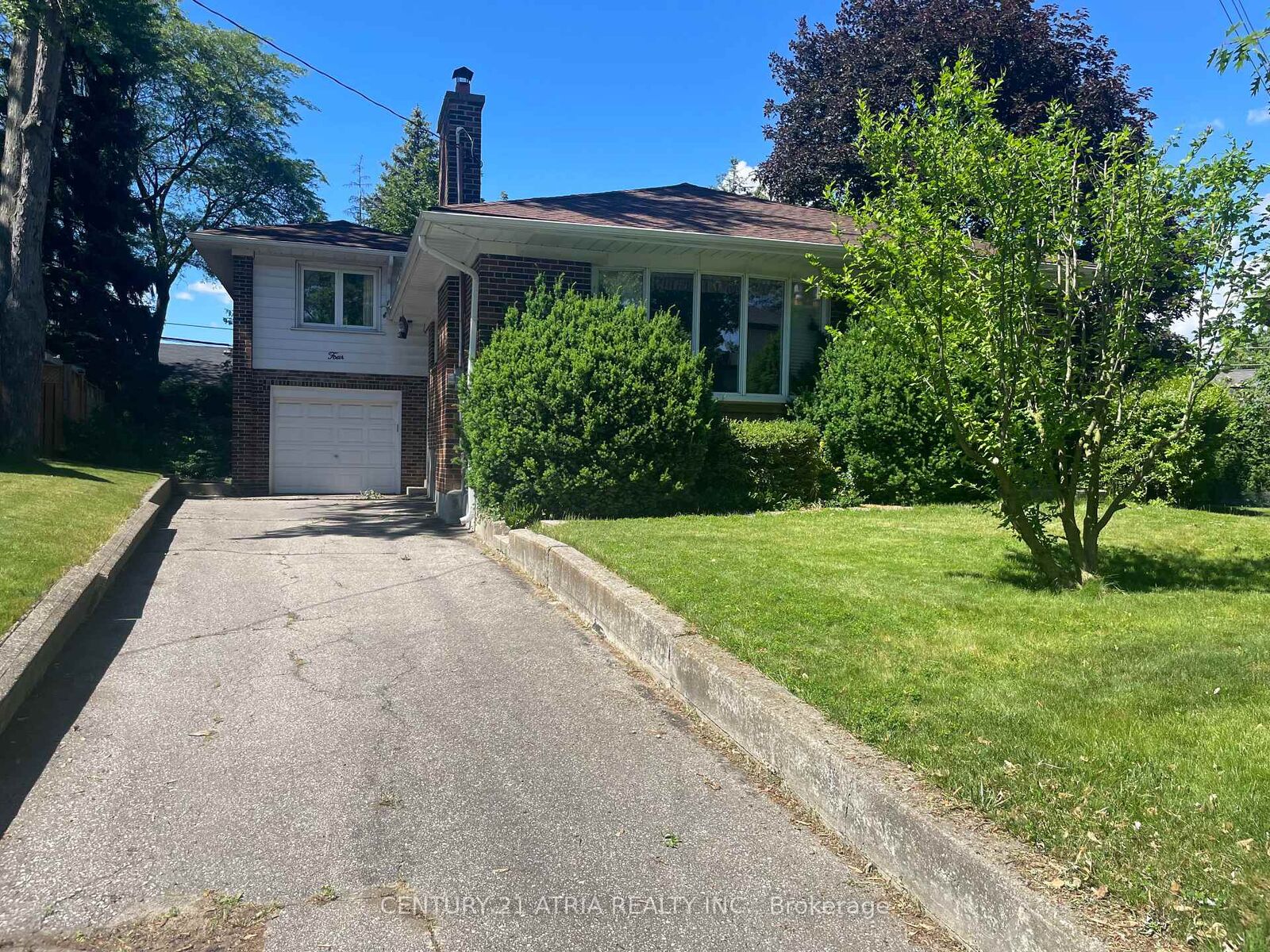 Property Photo: 4 Winesap Place ON M9A 1M4