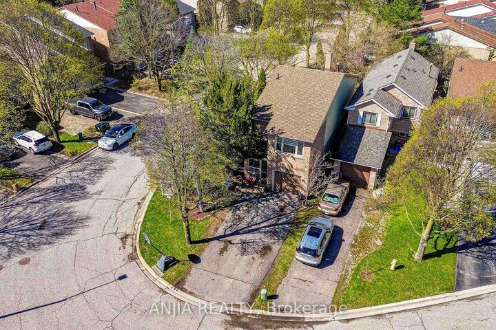 Property Photo:  78 Baywood Court  ON L3T 5W3 