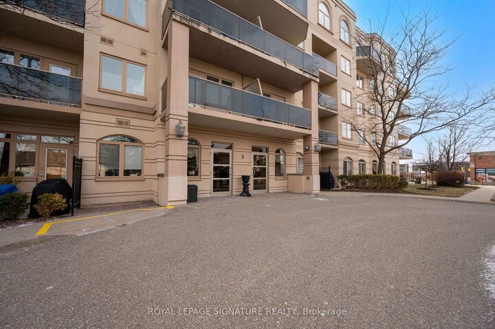 Property Photo: 3 Dayspring Circle 205 ON L6P 1B7