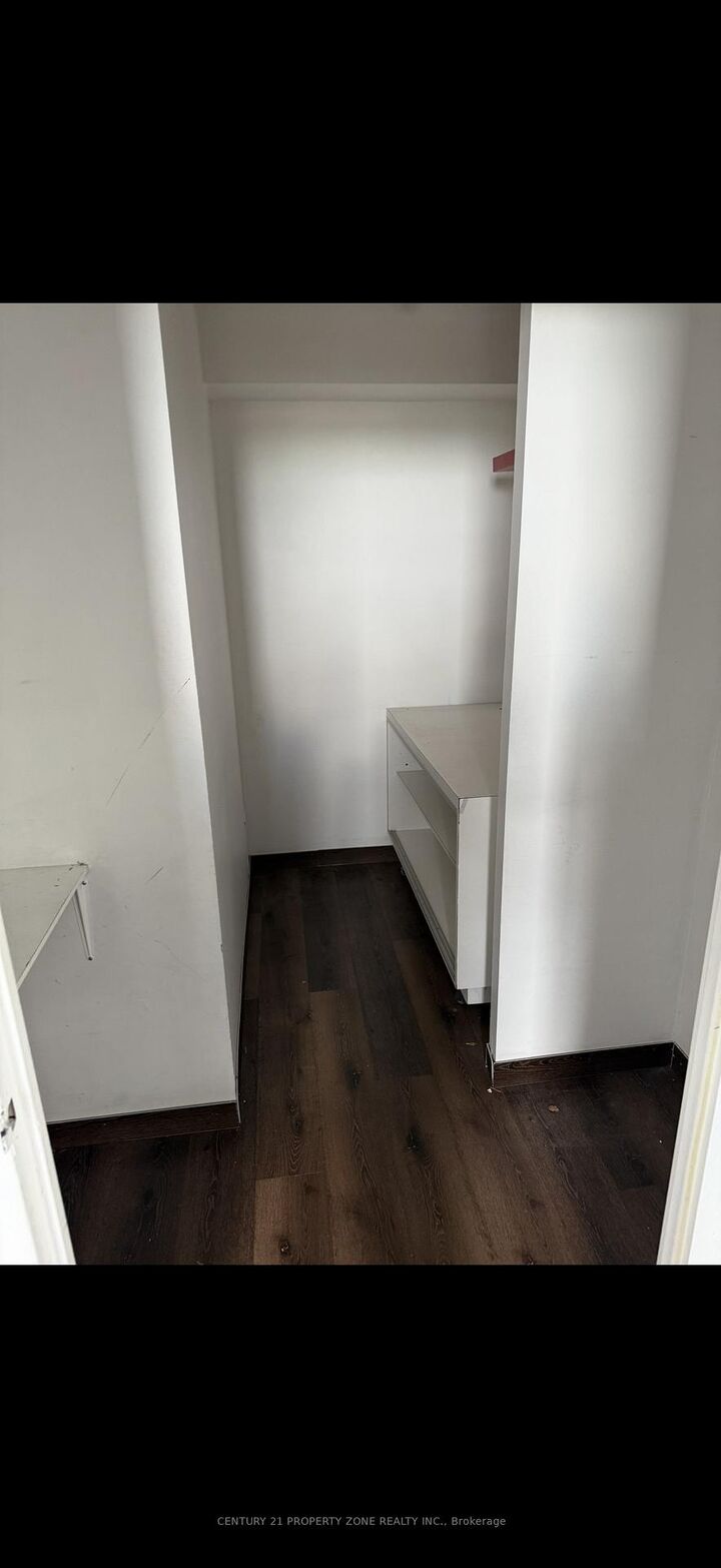 530 Lolita Gardens 702 — photo 1