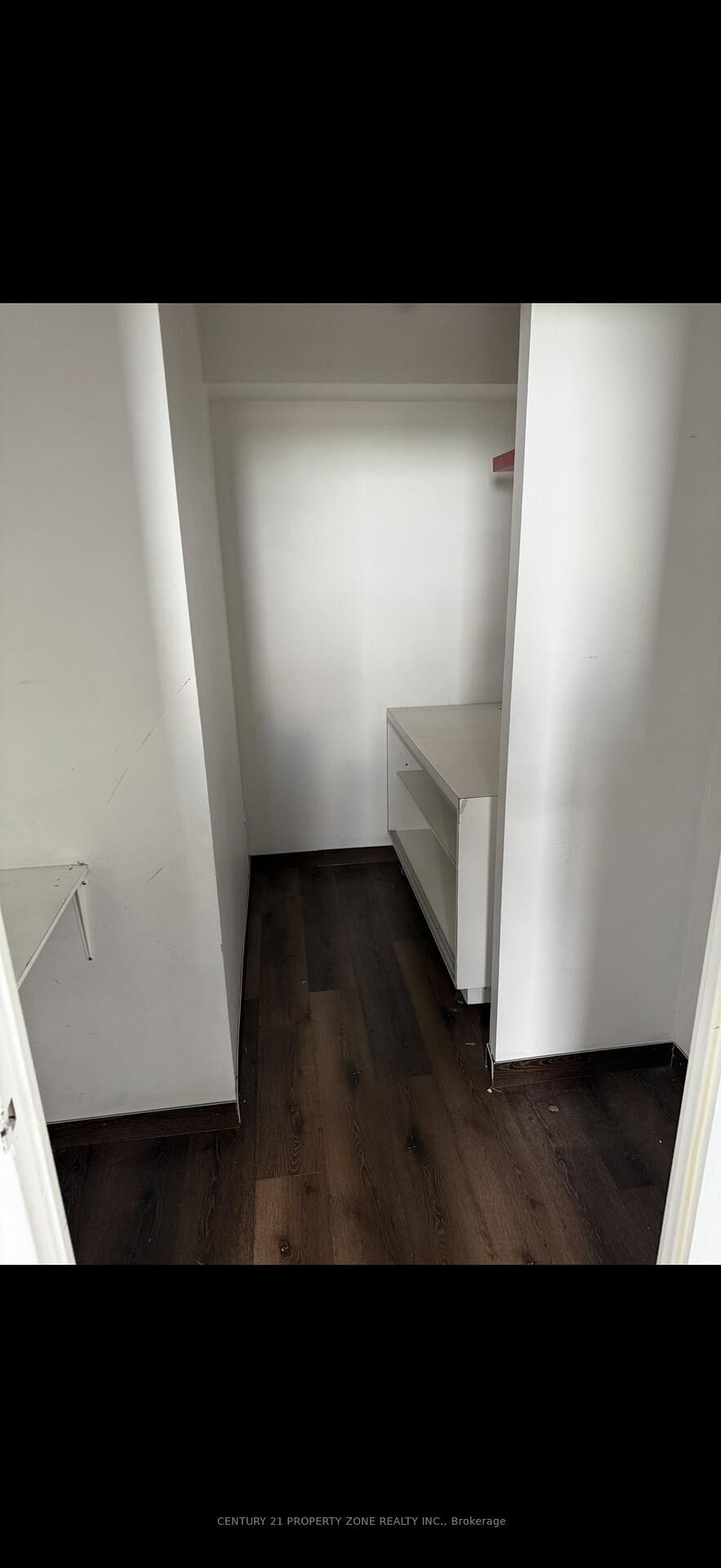 Property Photo: 530 Lolita Gardens 702 ON L5A 2A8