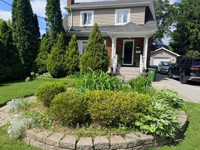 Property Photo:  14 Squires Avenue  ON M4B 2R3 