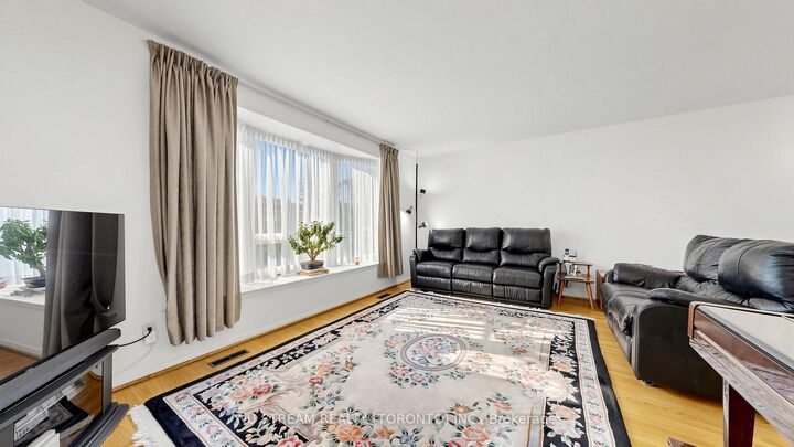 Property Photo:  86 Brian Drive  ON M2J 3Y5 