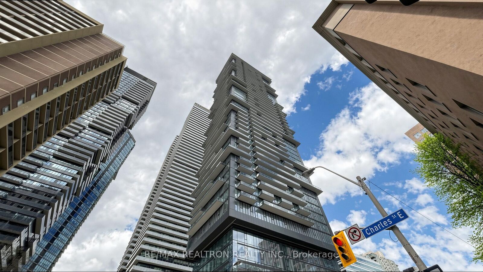 Property Photo:  634 Church Street 2405  ON M4Y 2G3 