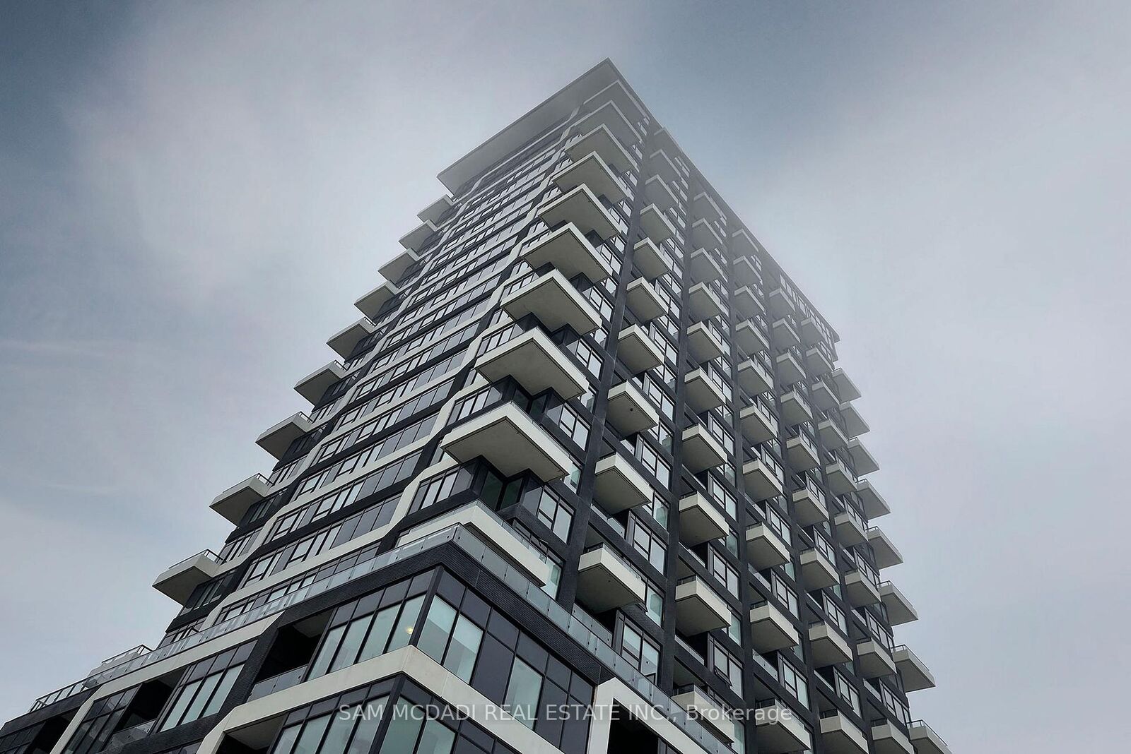 Property Photo: 297 Oak Walk Drive 1102 ON L6H 6Z3