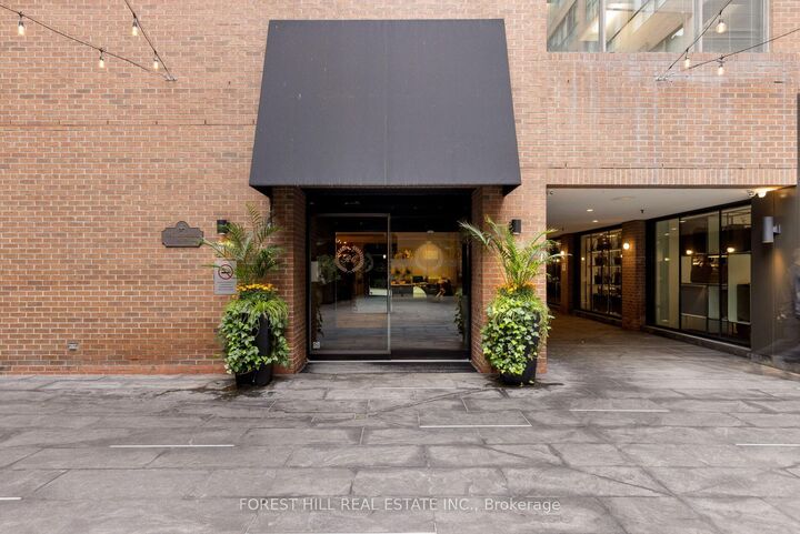 Property Photo: 164 Cumberland Street 404 ON M5R 1A8
