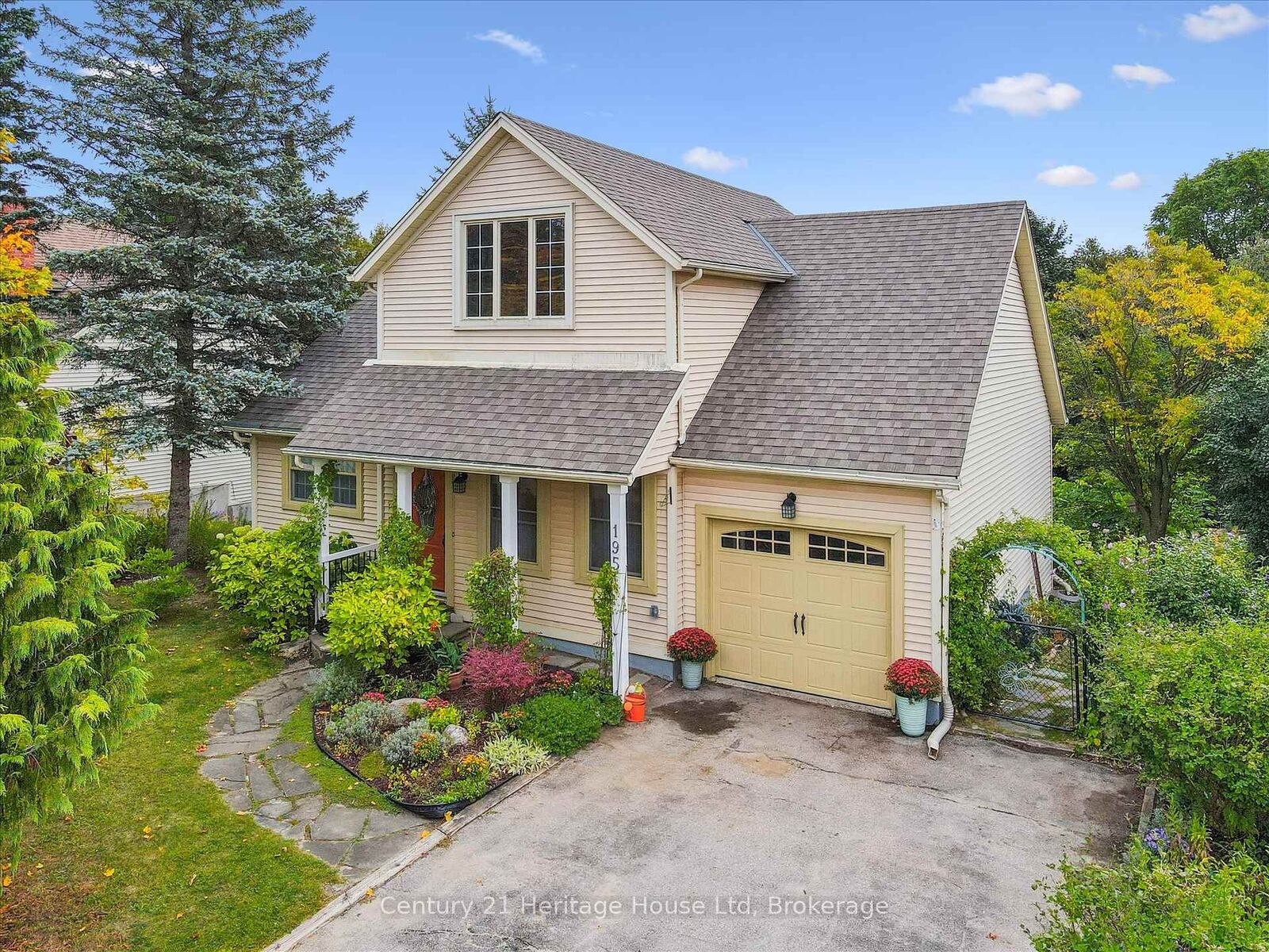 Property Photo:  195 Jackson Street  ON N0B 2K0 