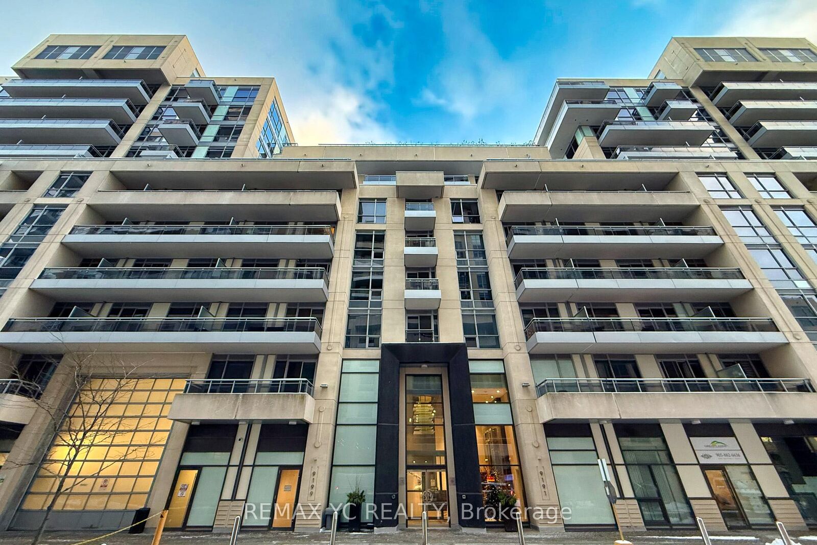 Property Photo: 9191 Yonge Street 201 ON L4C 1E2