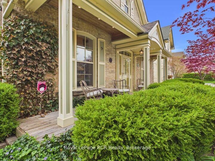 Property Photo:  804 Princes Street N  ON N2Z 1Z1 