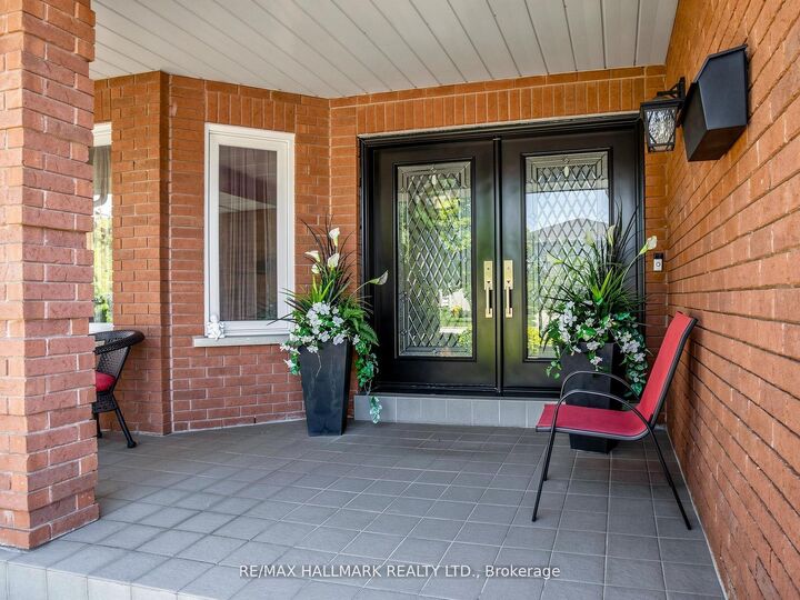 Property Photo: 98 Arrowhead Drive ON L4L 4A5