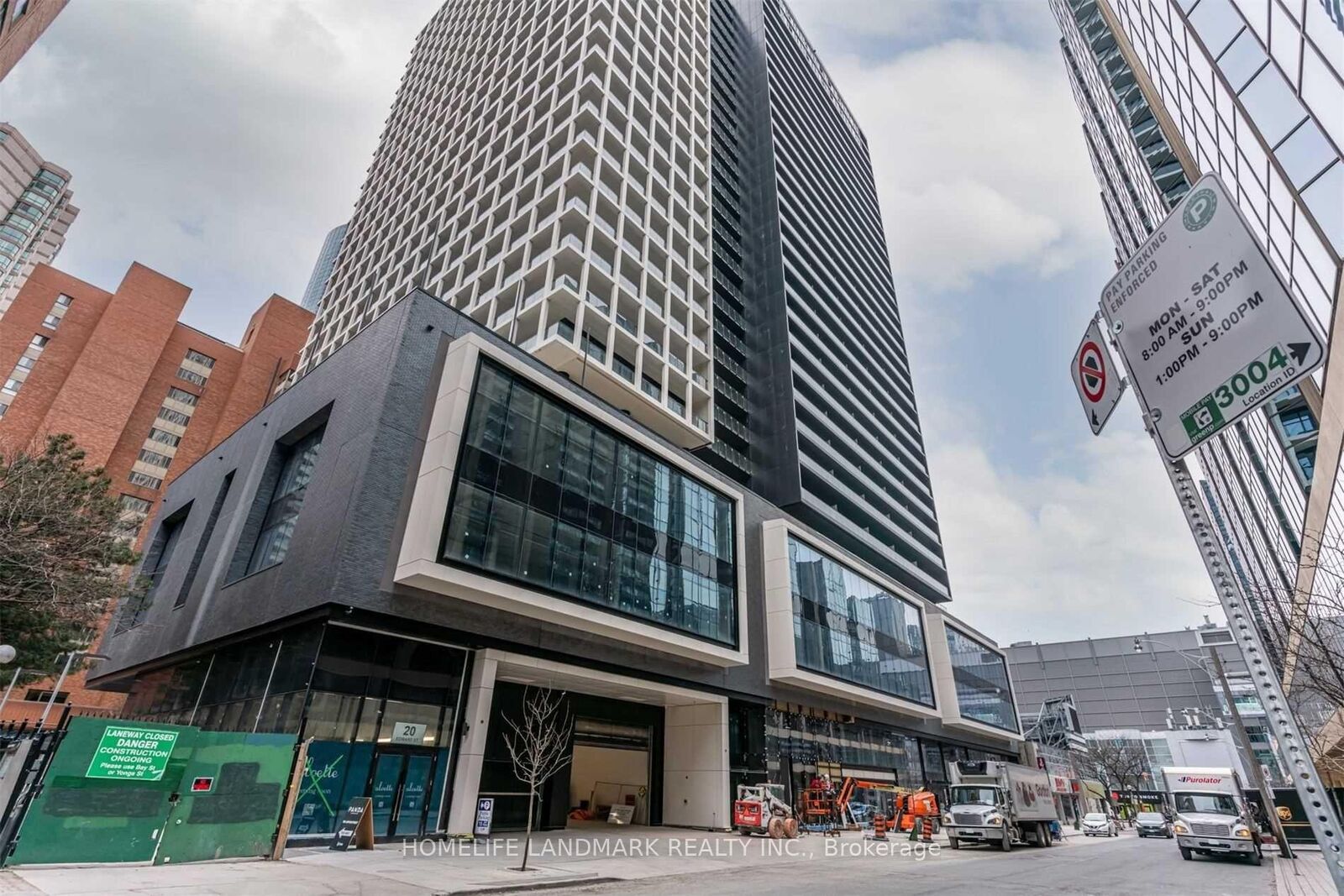 Photo de la propriété:  20 Edward Street 1221  ON M5G 1C9 