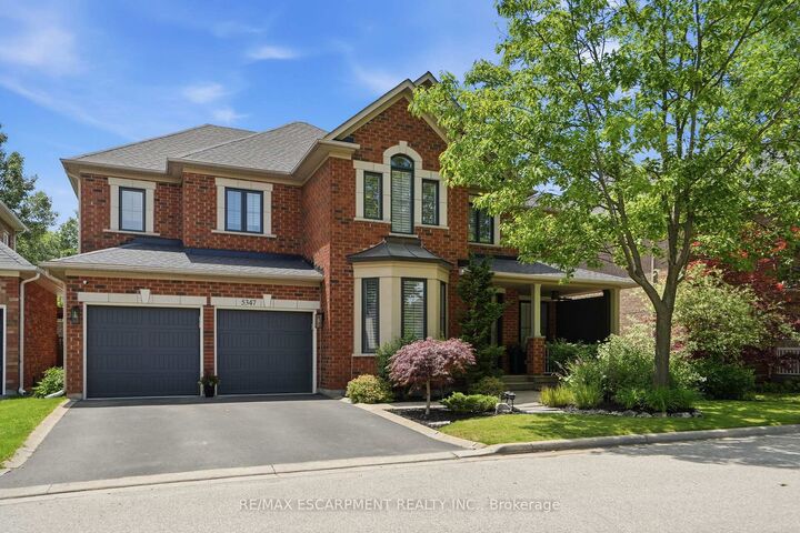 Property Photo: 5347 Jameson Crescent ON L7L 6Z1