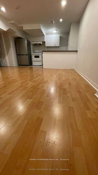 Property Photo: 22 Walnut Grove Crescent ON L4S 1Y9