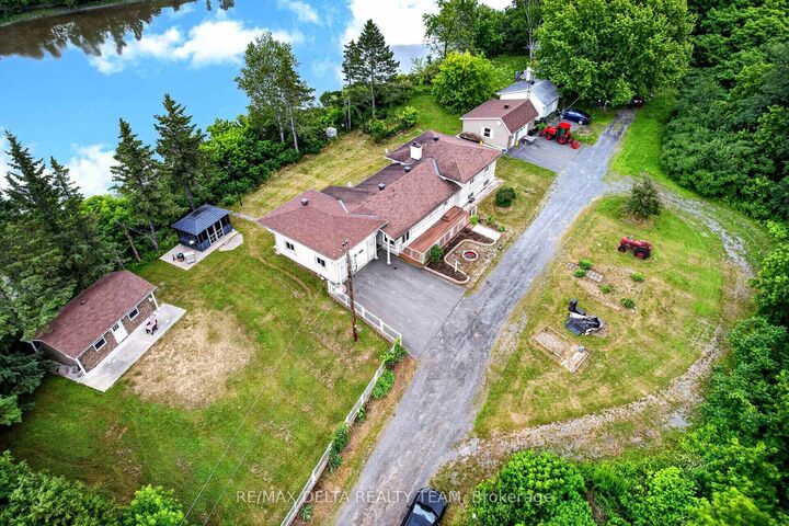 Property Photo: 1821 Ch Bercier Road ON K0B 1L0