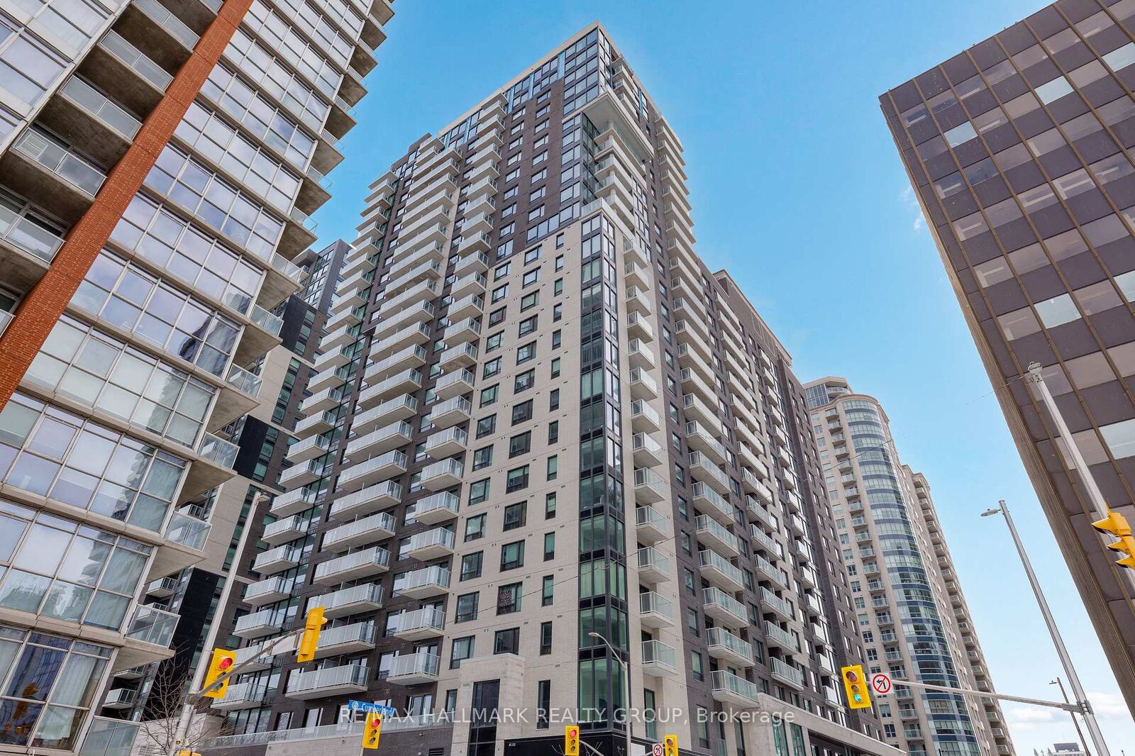 Property Photo: 180 George Street 606 ON K1N 0G8