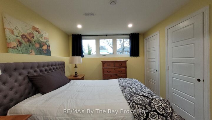 Property Photo: 7 Harbour Crescent 2 ON L9Z 1G4