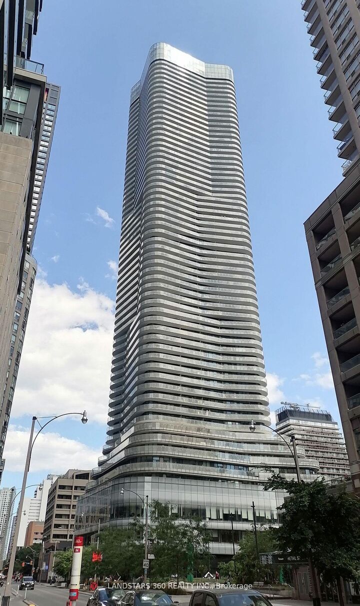 Property Photo: 11 Wellesley W Street 4712 ON M4Y 1E8