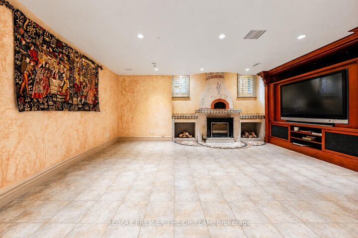 Property Photo: 43 Cowan Drive ON L4L 7H4