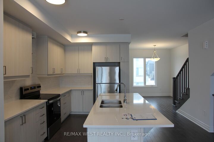 Property Photo:  4124 Raybria Way  ON L5M 2S8 