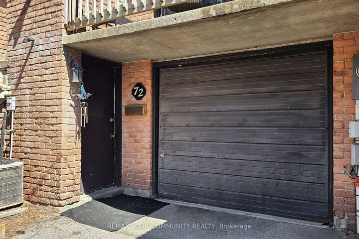 Property Photo:  72 Ashglen Way 16  ON L3R 3A7 
