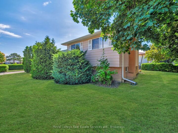 Property Photo:  1 Mosswood Lane  ON M9V 1M3 