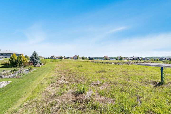 Property Photo:  589 Taylor Drive  ON L4R 5L9 