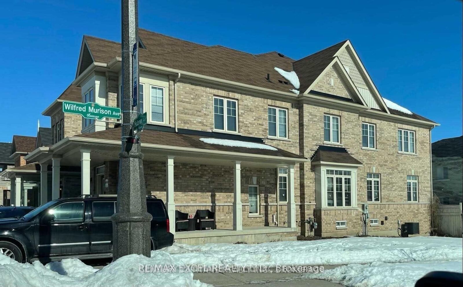 Property Photo:  118 Hubner Avenue Main  ON L6C 0B2 