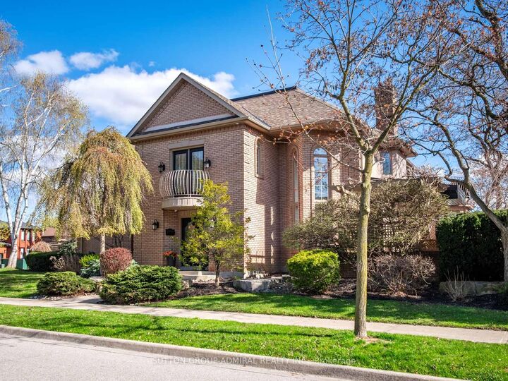 6 Colton Crescent S — photo 1