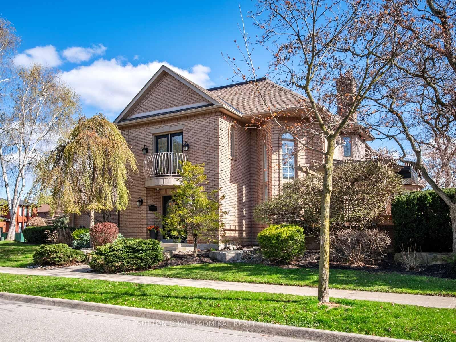 Property Photo: 6 Colton Crescent S ON L4L 3L7