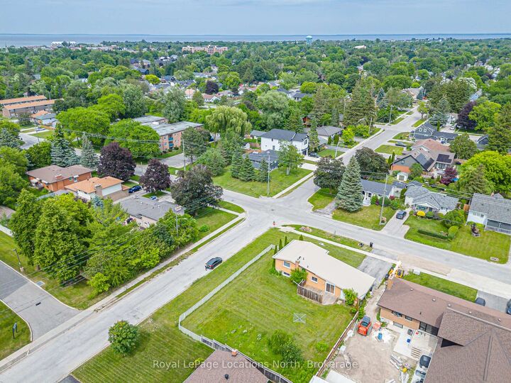 Property Photo: 594 Oak Street ON L9Y 2Z1