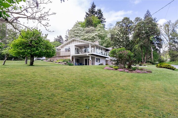 1569 Murdoch Rd — photo 1