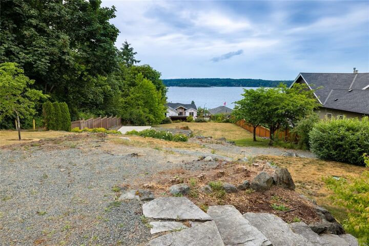 Property Photo:  401 Chemainus Rd  BC V9G 1Y3 