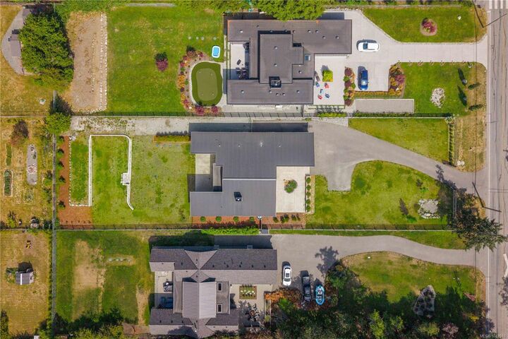 Property Photo: 846 Birch Rd BC V8L 5R9