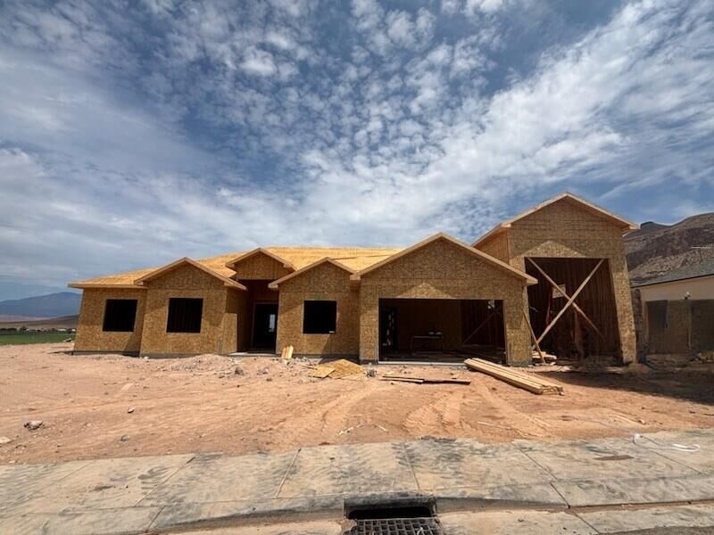 Property Photo:  1014 W Rock View Dr  UT 84737 