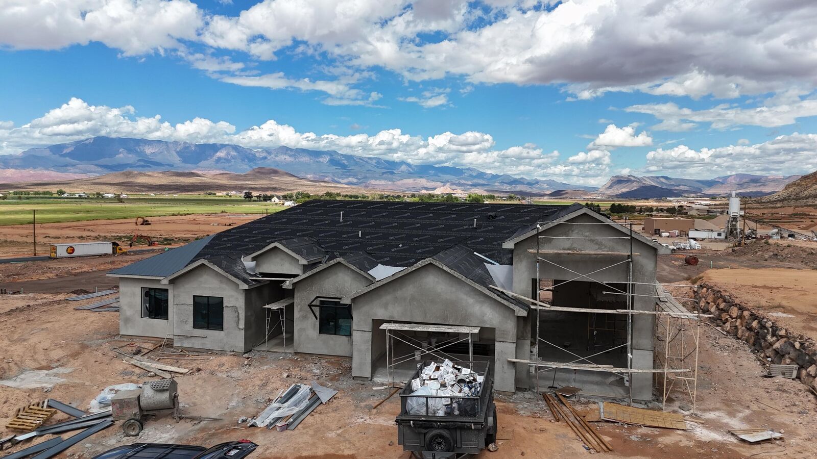 Property Photo: 1014 W Rock View Dr UT 84737
