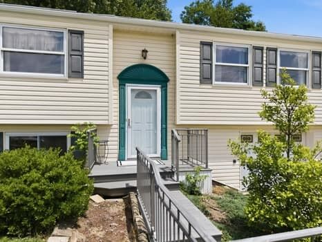 Property Photo: 1025 Edward St PA 15137