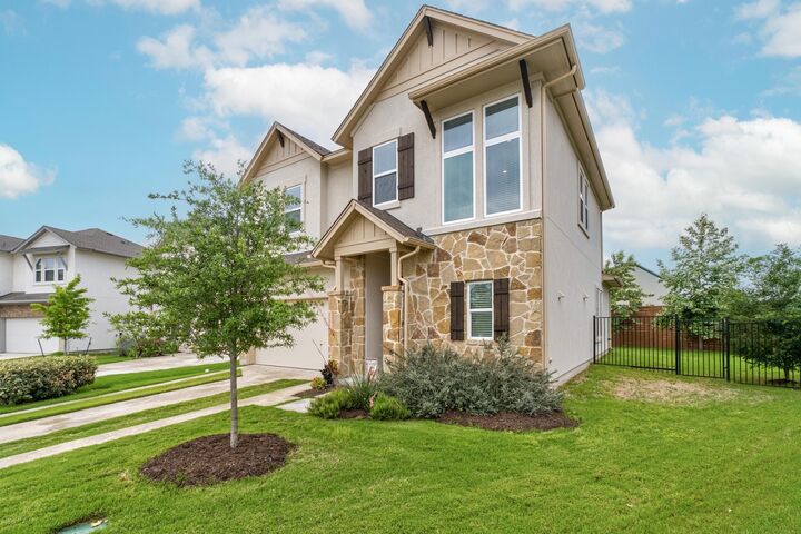 Property Photo:  144 Monterey Oak Trail  TX 78628 