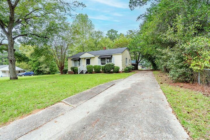 Property Photo:  1403 Tenth Ave  GA 31707 