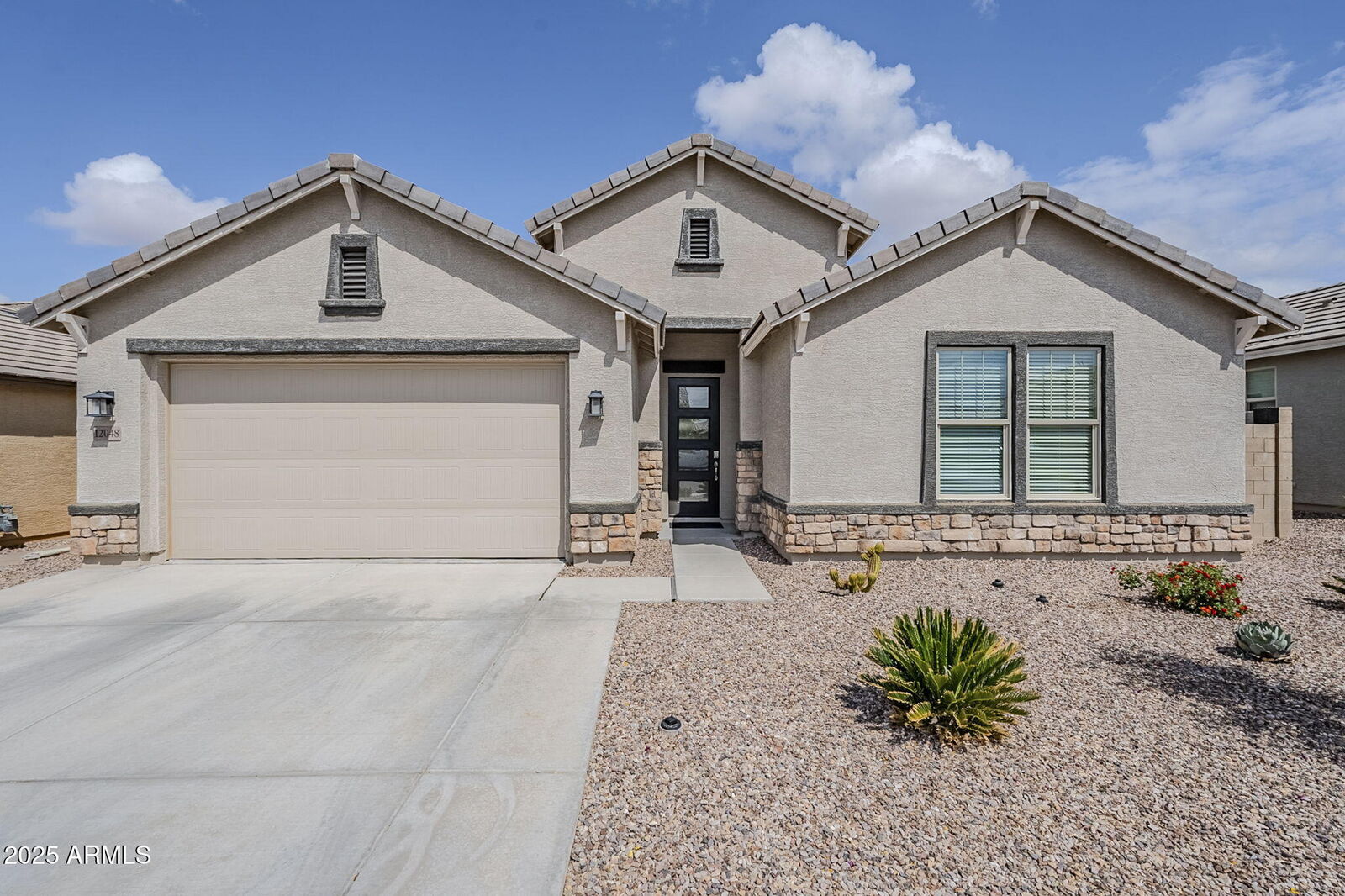 Property Photo:  12048 E Chevelon Trail  AZ 85118 