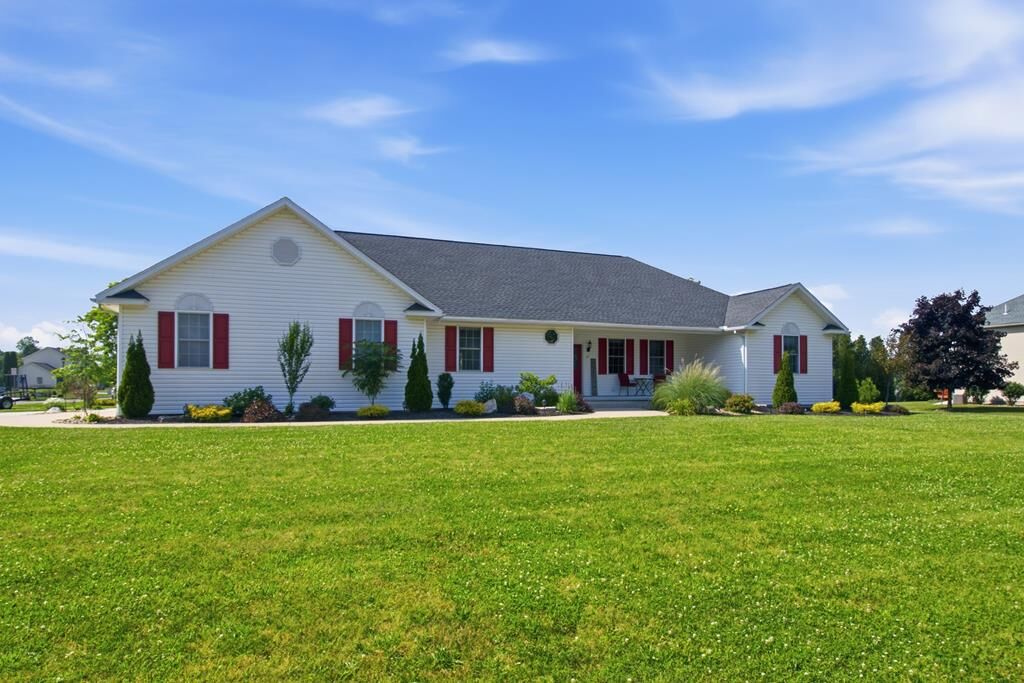 Property Photo:  17 Still Drive  PA 16214 