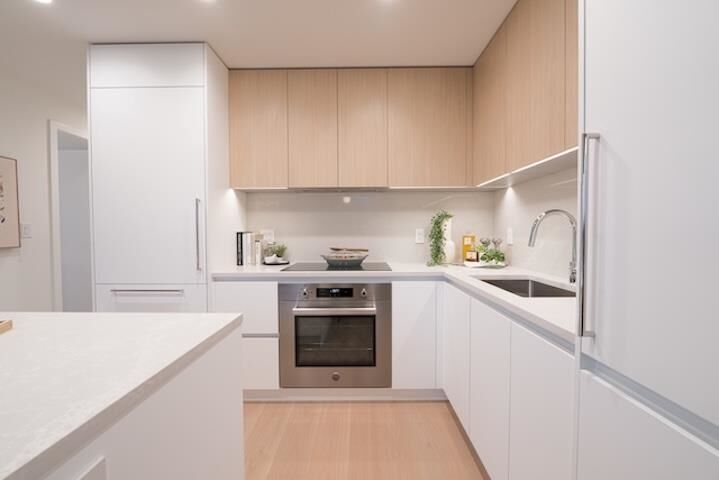 Property Photo: 585 Kemsley Avenue 205 BC V3J 3Z1