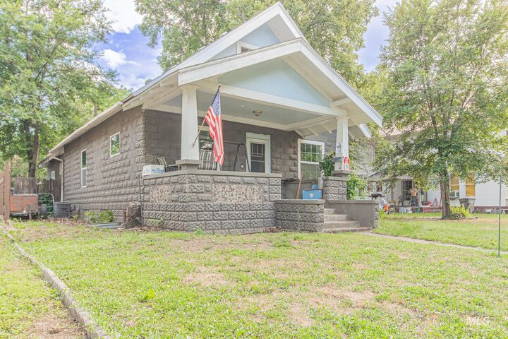 Property Photo:  806 9th Ave.  ID 83501 