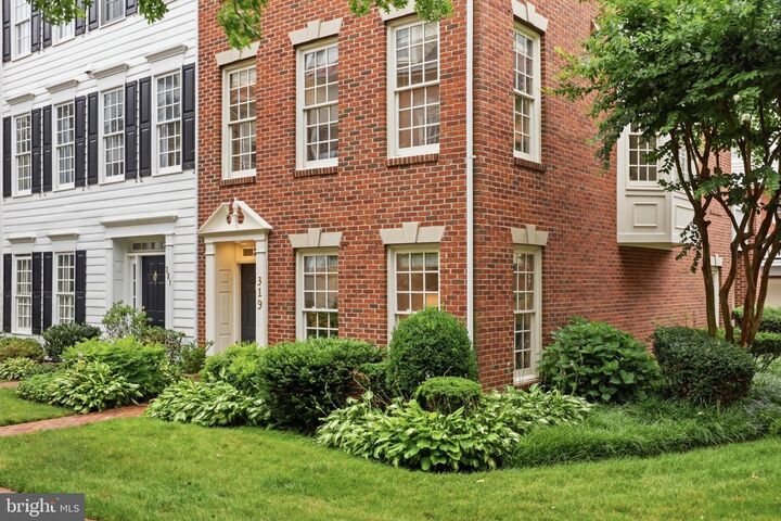Property Photo: 319 S Fayette Street VA 22314