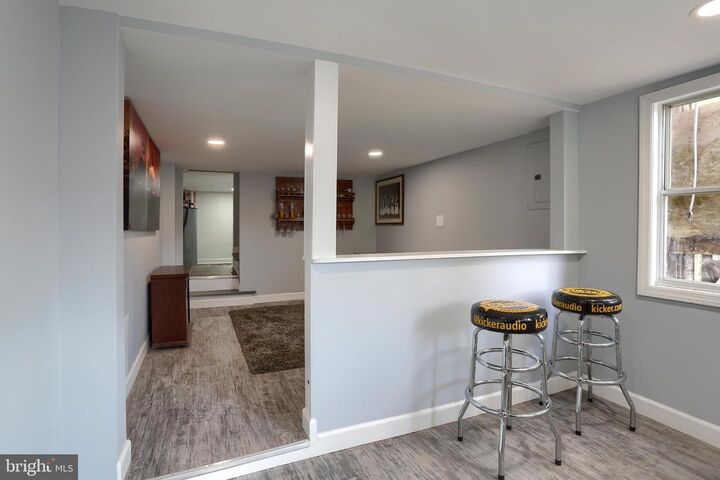 Property Photo:  