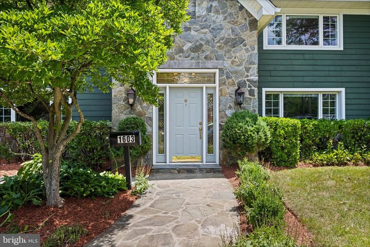 Property Photo:  1603 Simmons Drive  VA 22101 