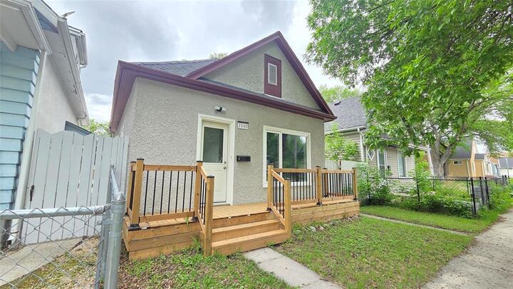 Property Photo: 1040 Aberdeen Avenue MB R2X 0W6