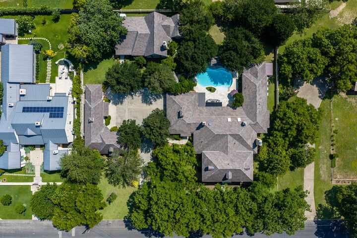Property Photo:  707 Creek St  TX 78624 